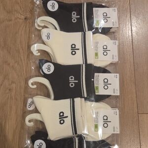 ALO Yoga Athletic Socks 2 pairs